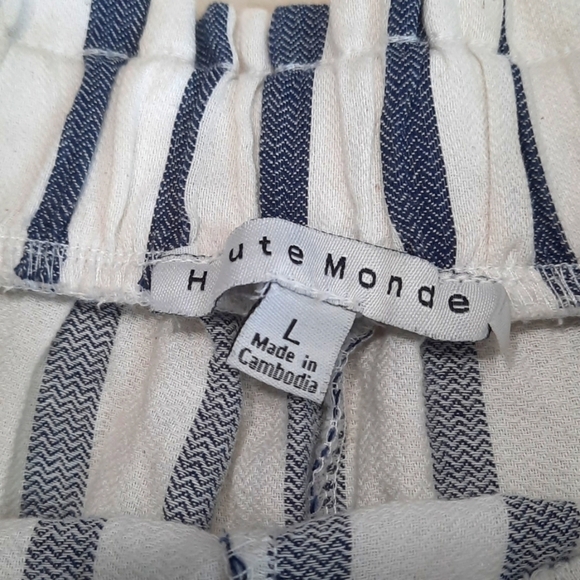 Haute Monde Striped Flat Front Cuffed Shorts - Picture 2 of 3